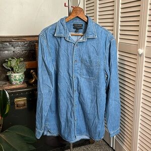 Banana Republic Men’s Slim Fit Denim Button Down Shirt Western Pocket Detail